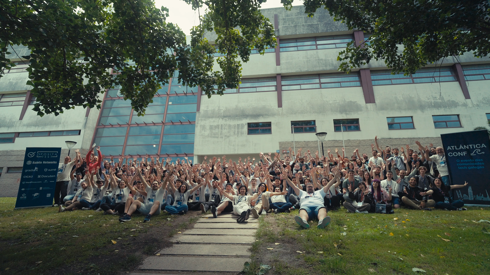 Foto de grupo de AtlánticaConf 2025