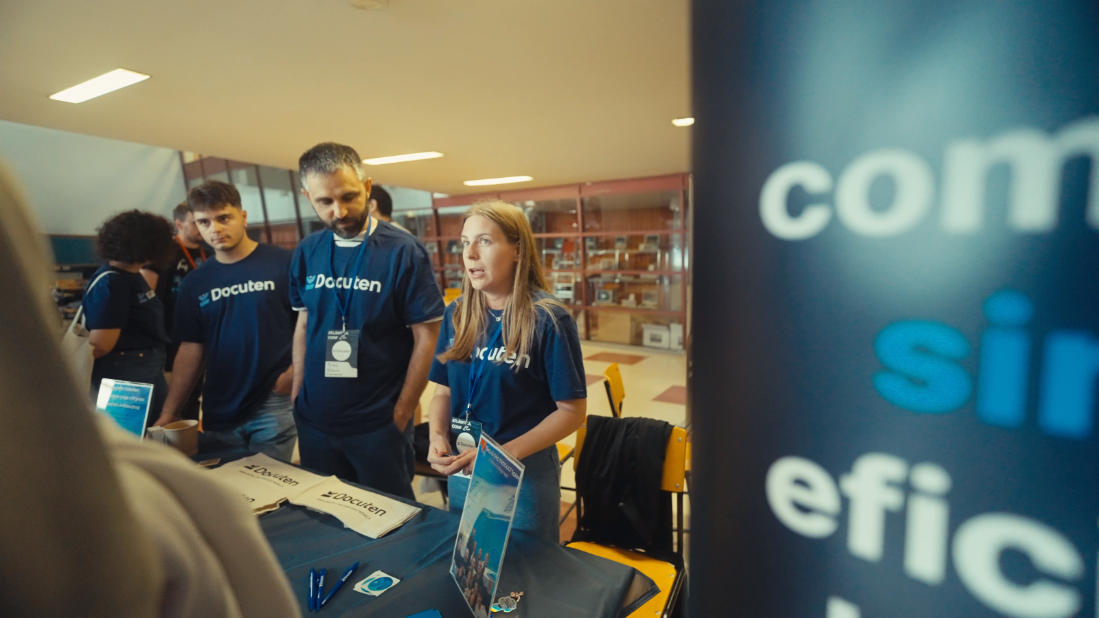 Stand de una empresa durante AtlánticaConf